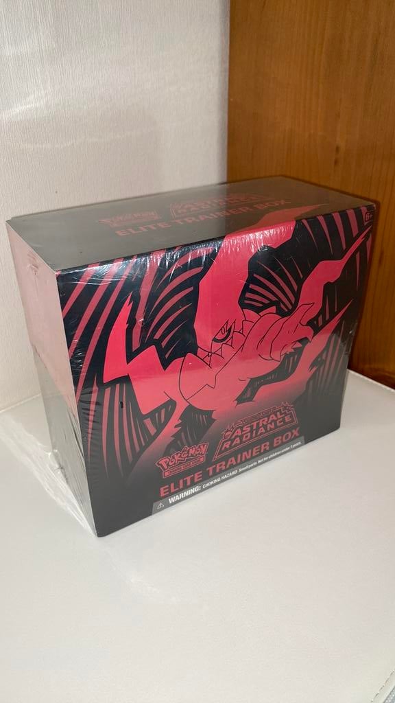 Astral Radiance Elite Trainer Box - Pokemon Kaarten, Ophalen of Verzenden, Nieuw