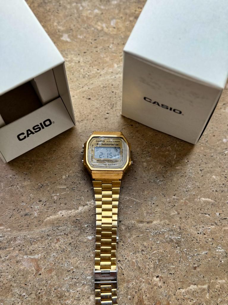 Prachtig goudkleurig Casio horloge met kleine gebreken, Sieraden, Tassen en Uiterlijk, Horloges | Heren, Gebruikt, Polshorloge