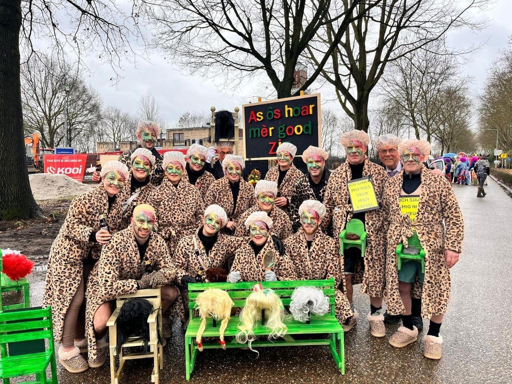 Badjassen en sloffen luipaard/ panterprint -, Carnaval, Maat 42/44 (L), Ophalen of Verzenden, Kleding