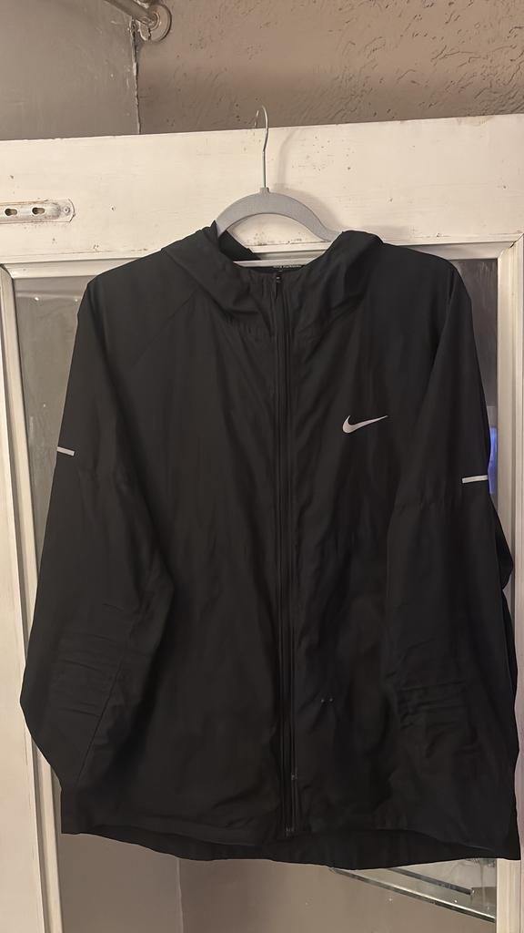 Nike running maat L, Kleding | Heren, Sportkleding, Ophalen of Verzenden, Zo goed als nieuw, Zwart