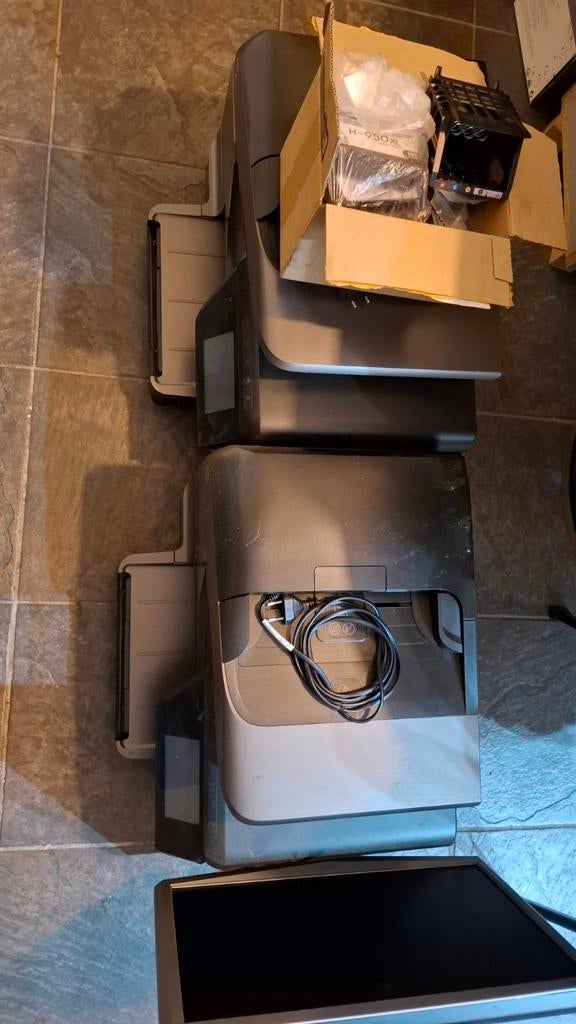 2 printers van HP OfficeJet Pro 8600 Plus e-All-in-One, Ophalen, All-in-one, HP, Niet werkend