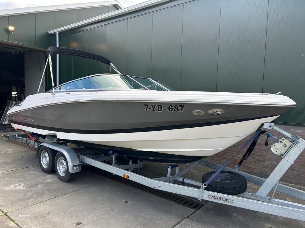 Regal 2200 V8 - Prachtige Sportboot!, Watersport en Boten, Gebruikt, Binnenboordmotor, 6 meter of meer, Ophalen of Verzenden