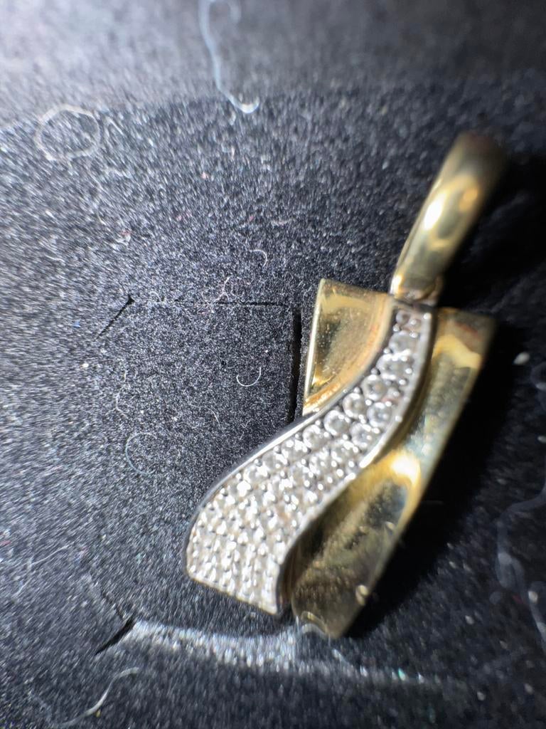 Goud en wit gouden hanger weegt 2 gram, Ophalen of Verzenden, Zo goed als nieuw, Goud