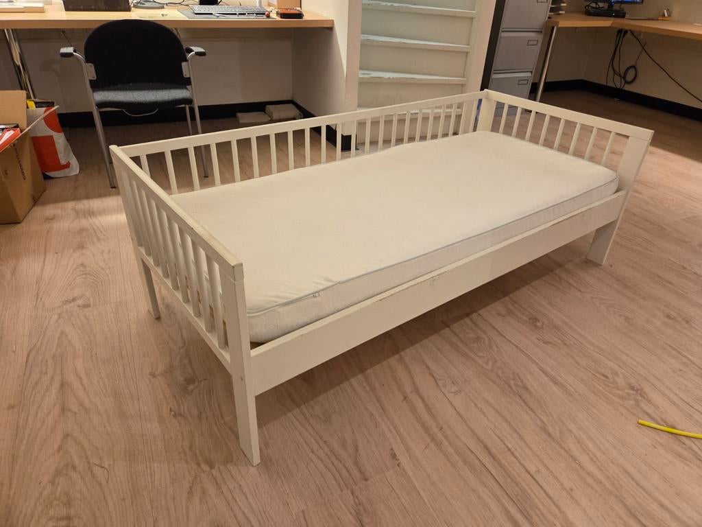 Houten Ikea kinderbed 160 x 70 incl wasbare matras, Ophalen of Verzenden, 180 cm of meer, 70 tot 85 cm, Lattenbodem