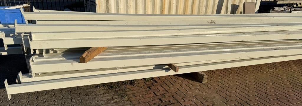 Stalen, ijzeren staanders/kokers. 10x10-12x12. Lengte 9 m., Doe-het-zelf en Verbouw, Metalen, Ophalen, Nieuw, IJzer