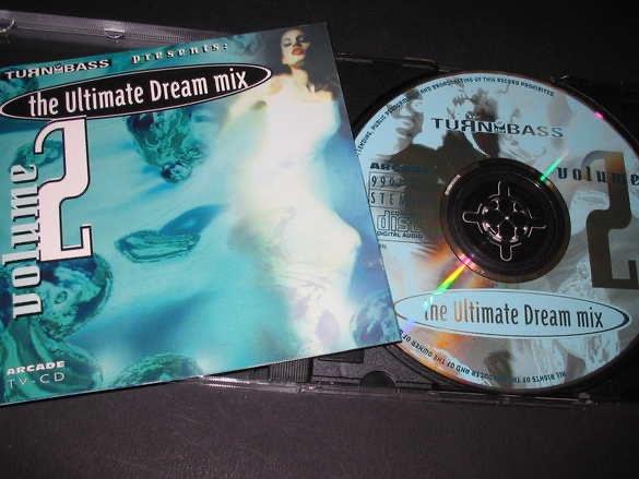 Turn up the Bass The Ultimate Dream Mix Volume 2, Ophalen of Verzenden, Zo goed als nieuw, Pop