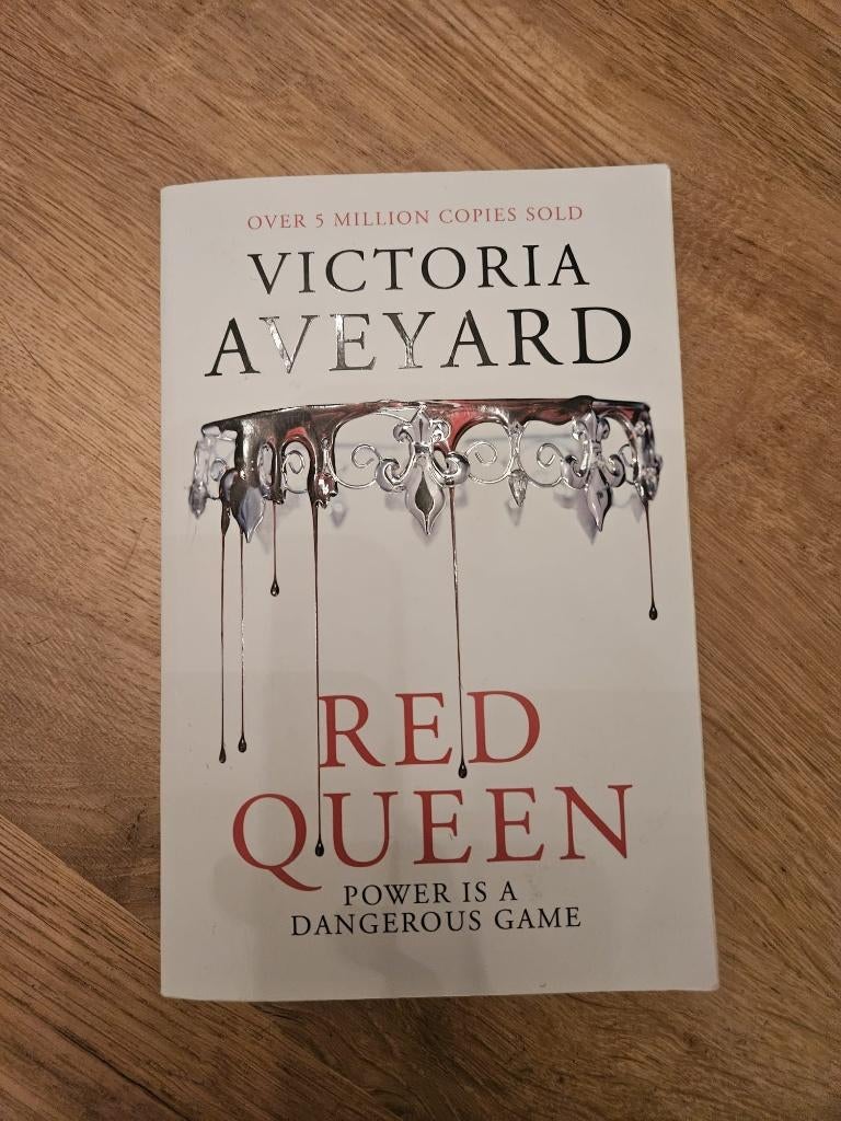 Red Queen (Victoria Aveyard), Ophalen, Zo goed als nieuw, Victoria Aveyard