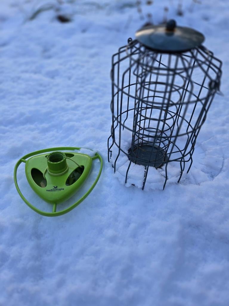 Eet en drink mogelijkheden voor vogels, Meerdere dieren