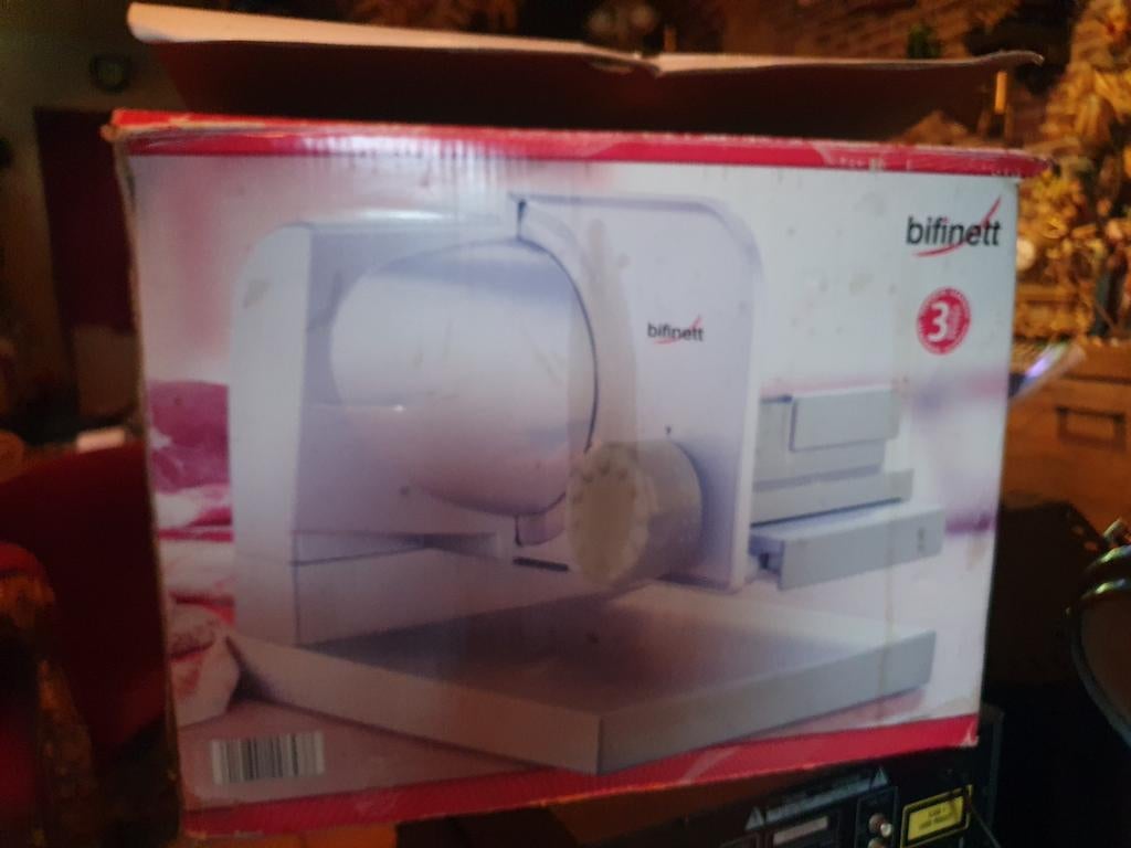 Bifinett Broodsnijmachine - Nieuw in doos!, Nieuw, 3 snelheden of meer, Ophalen of Verzenden, Vaatwasserbestendig