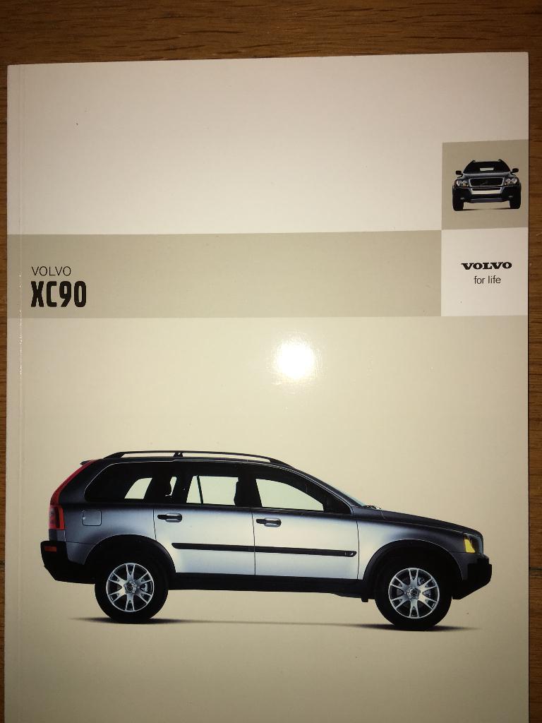2x Volvo XC90 folders brochures 2003 2004 + prijslijst 2005, Ophalen of Verzenden, Zo goed als nieuw, Volvo