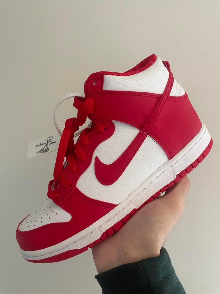 Nike Dunk High ‘Univeristy Red’ 40, Nike, Nieuw, Ophalen of Verzenden, Sneakers of Gympen