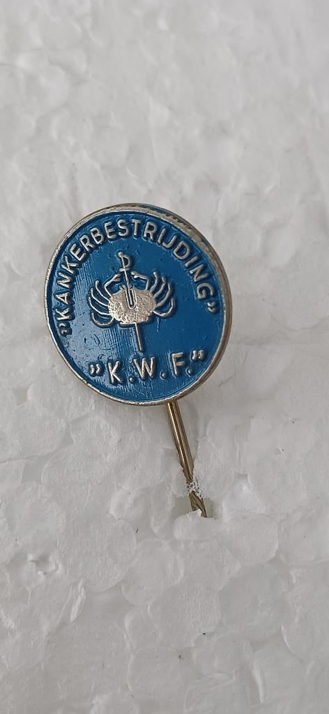 K.W.F. Kankerbestrijding, Verzamelen, Speldjes, Pins en Buttons, Ophalen of Verzenden, Zo goed als nieuw, Overige onderwerpen