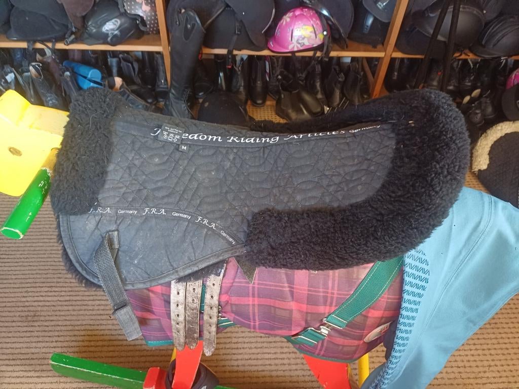 Maat medium bondje, Dieren en Toebehoren, Ophalen of Verzenden