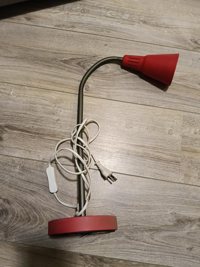 Vintage IKEA Kvart bureaulamp - Rood, Huis en Inrichting, Lampen | Tafellampen, Ophalen, Gebruikt, Vintage, Minder dan 50 cm