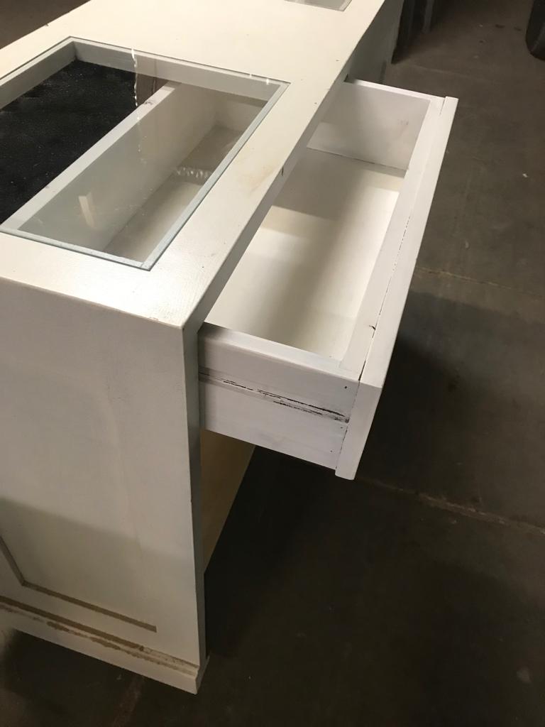 Presentatie kast toonbank, Ophalen, Zo goed als nieuw