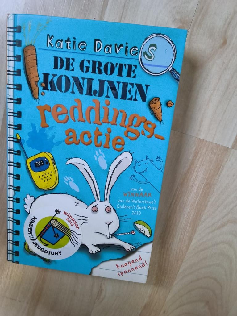 De Grote Konijnen Reddingsbrigade - Katie Davies, Boeken, Ophalen of Verzenden, Gelezen, Katie Davies, Fictie algemeen