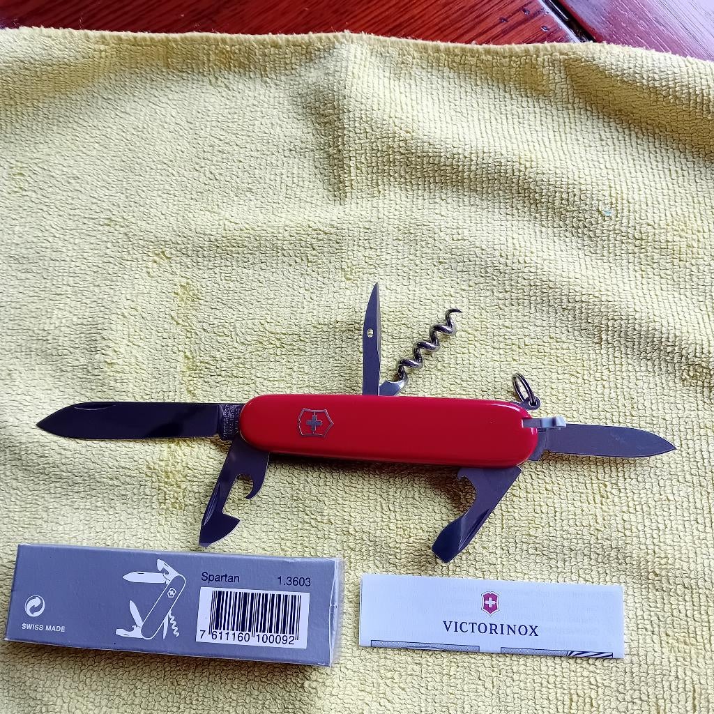 Victorinox Spartan 1.3603, Caravans en Kamperen, Ophalen of Verzenden, Nieuw