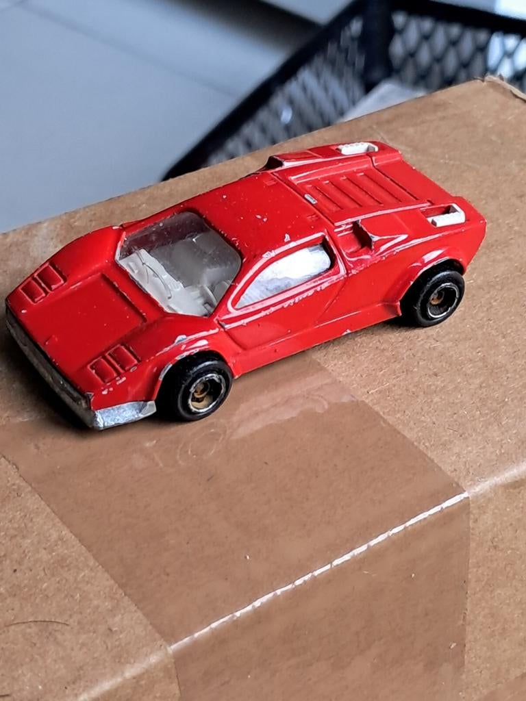 Majorette Lamborghini Countach rood bespeeld, Ophalen of Verzenden, Gebruikt, Auto