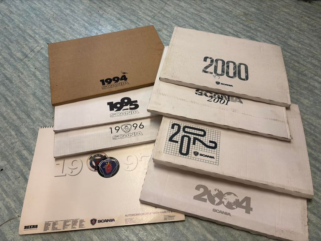 Scania kalenders  en één calender uit Canada, Ophalen of Verzenden, Zo goed als nieuw, Overige typen
