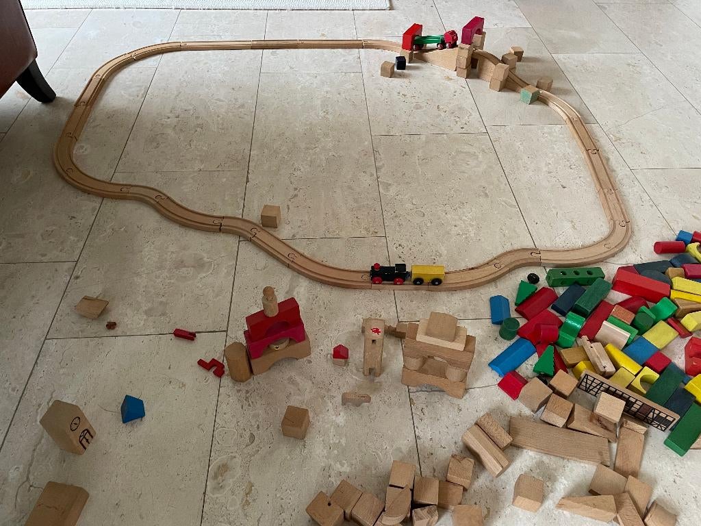 Houten treinset met veel huizen, blokken etc., Ophalen of Verzenden, Gebruikt, Overige typen