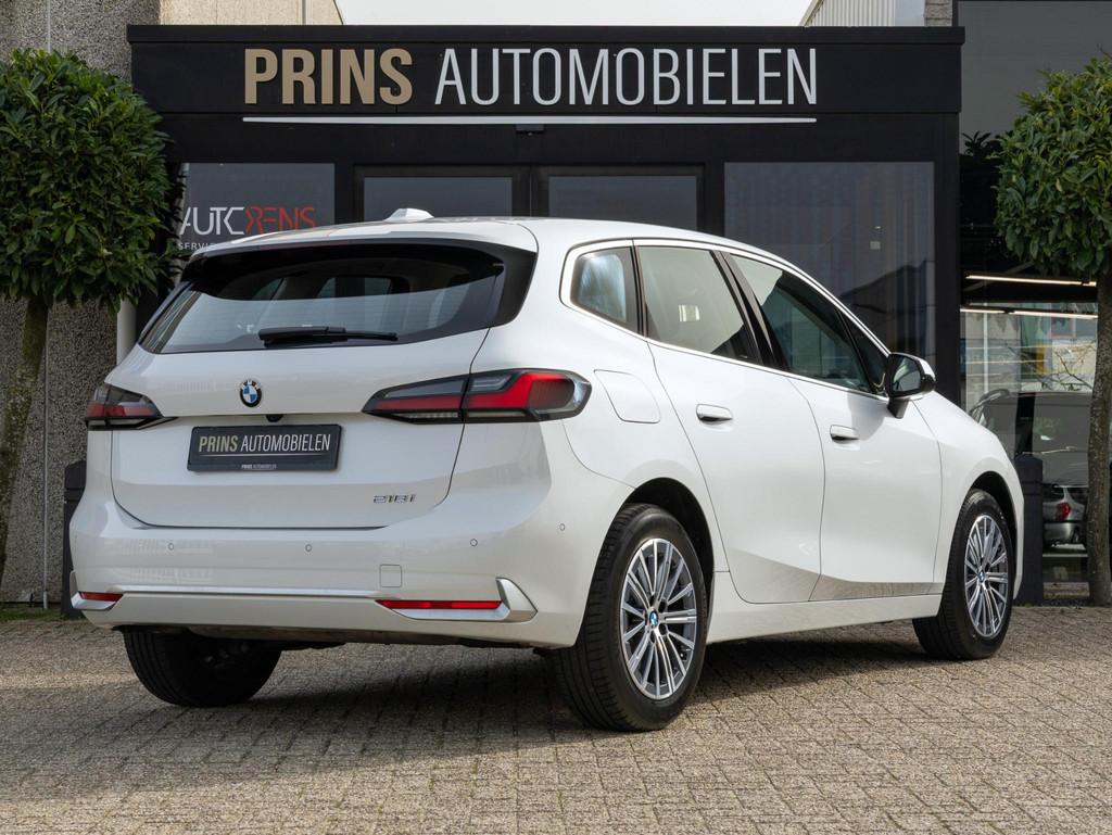 BMW 2-serie Active Tourer 218i Luxury|Leder|Camera|Keyless, Auto's, BMW, 136 pk, Gebruikt, 1445 kg, Wit