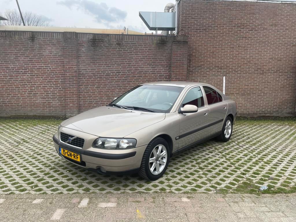 Volvo S60 2.4 140PK AUT 2001 Beige, Auto's, Volvo, S60, 2435 cc, Particulier, Sedan