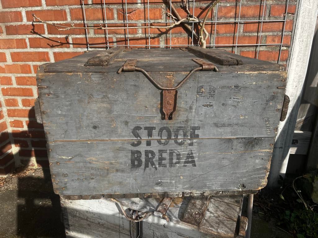 Antieke houten eierkist 'Stoof Breda', Ophalen