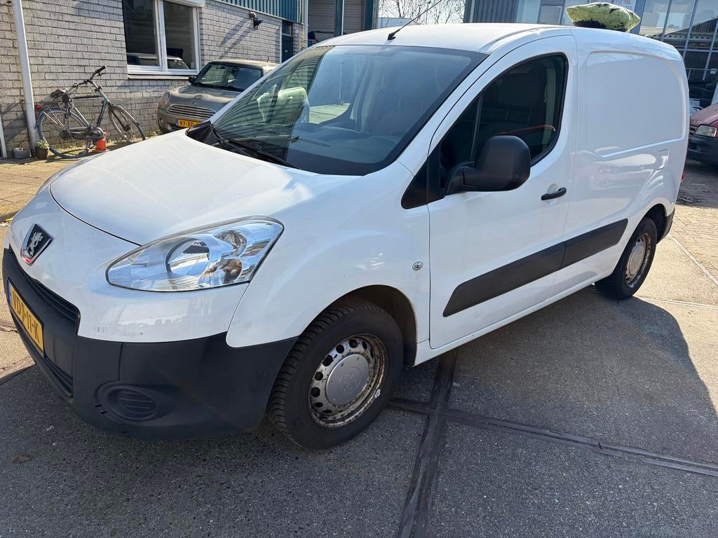 Peugeot Partner bedrijfswagen 2012 | APK tot 12-2026, Stof, 74 pk, 4 cilinders, Wit