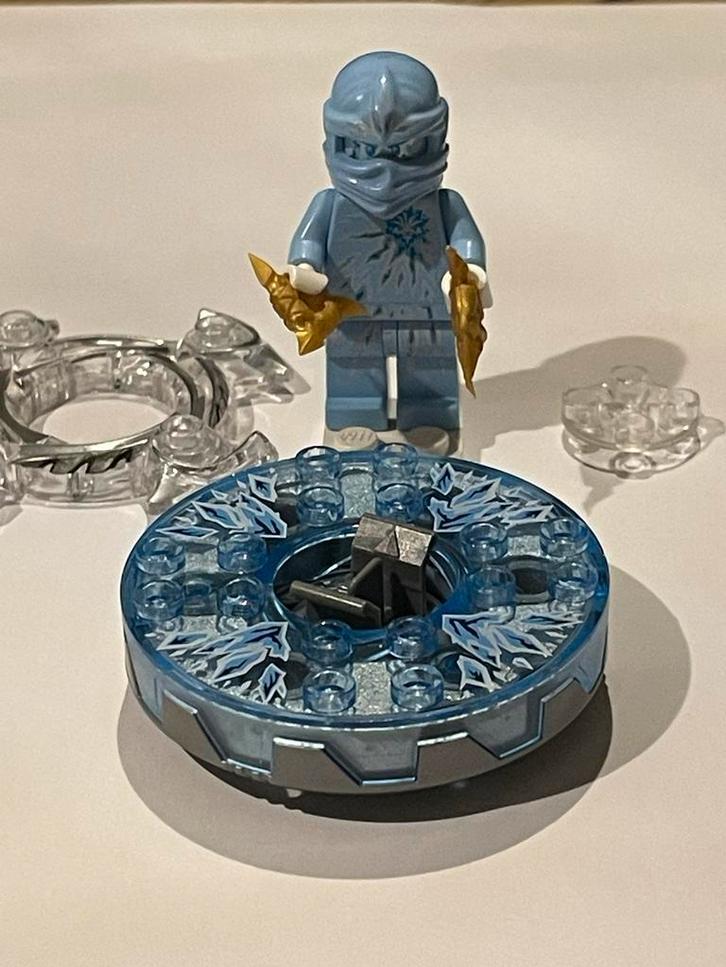 Lego Ninjago NRG Zane Minifiguur 2012 met spinner, Ophalen of Verzenden, Zo goed als nieuw, Jongen of Meisje