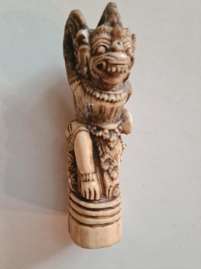 Antieke Balinese krisgreep., Verzenden