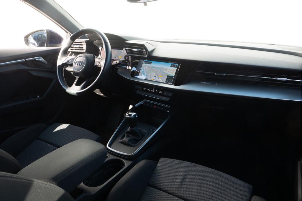 Audi A3 Sportback 30 TFSI Business edition Trekhaak/ Virtual, Gebruikt, Met garantie (alle), Blauw, Origineel Nederlands
