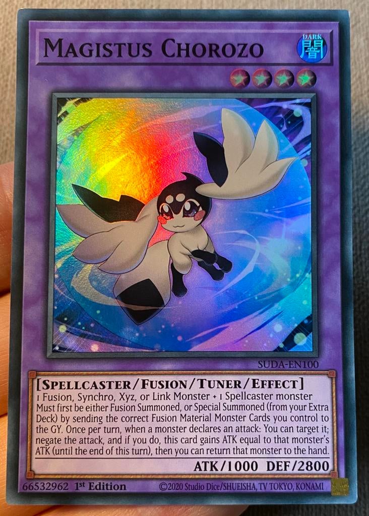 Yu-Gi-Oh! Magistus Chorozo SUDA 1st Edition !, Ophalen of Verzenden, Zo goed als nieuw, Losse kaart, Foil