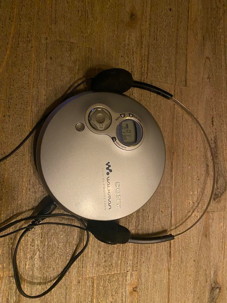 Vintage sony walkman DE J750 met sony koptelefoon, Audio, Tv en Foto, Walkmans, Discmans en Minidiscspelers, Ophalen of Verzenden