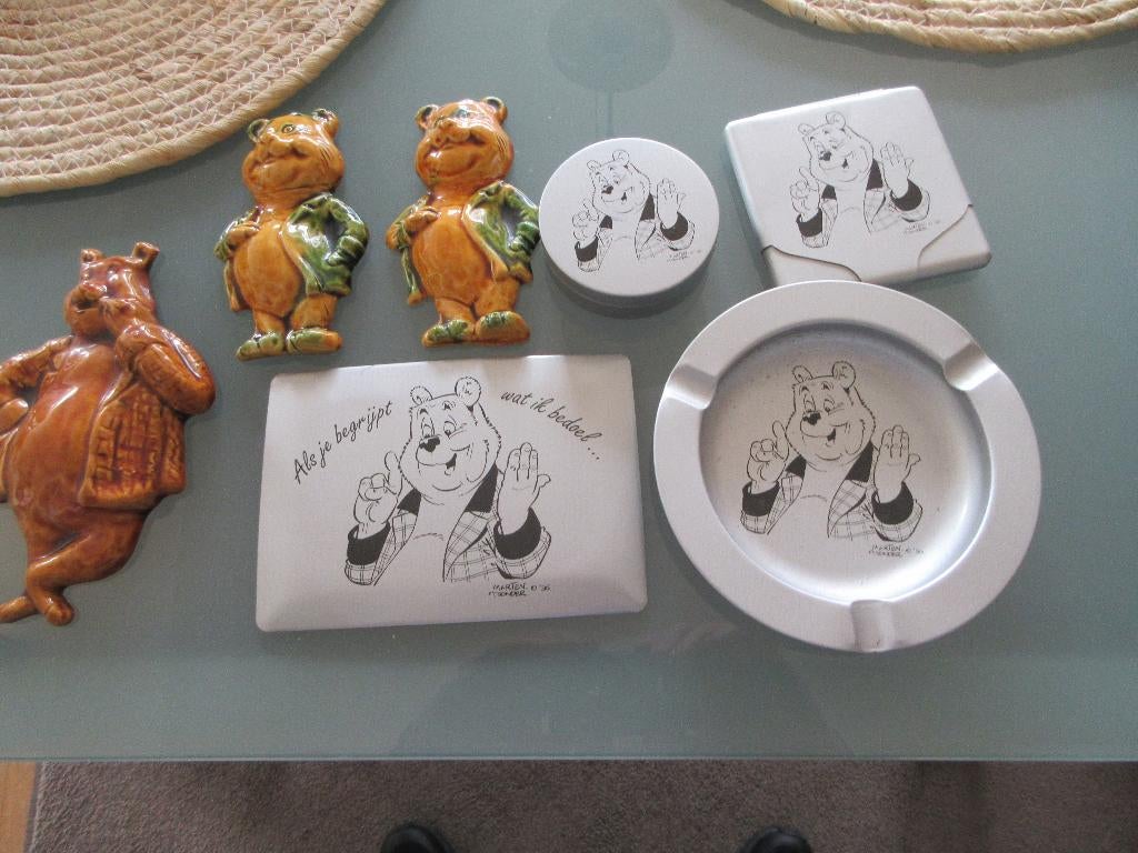 3 porseleinen beeldjes van Bommel en 4 delige set Bommel, Boeken, Stripboeken, Marten Toonder, Ophalen of Verzenden, Zo goed als nieuw