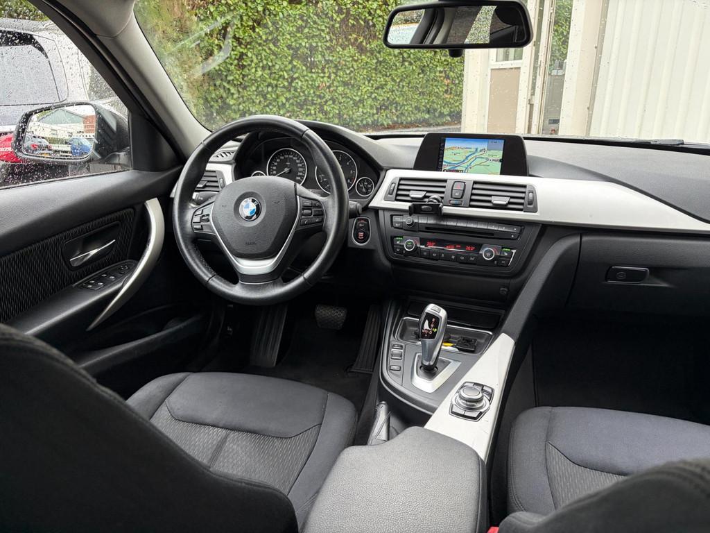 BMW 3-serie Touring 320d High Executive Xenon, Zwart, 4 cilinders, Lichtsensor, Diesel