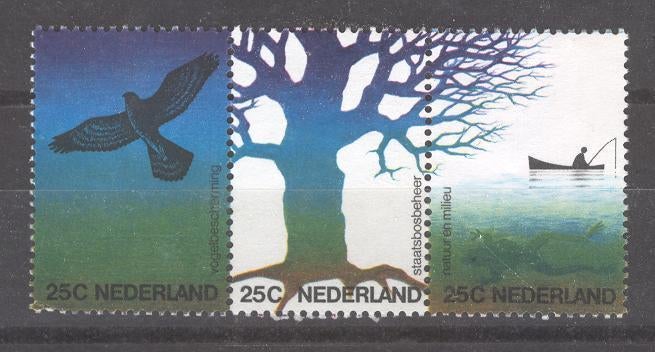 2646 - Nederland nvph 1043/1045a postfris strook van 3 , Nat, Postzegels en Munten, Verzenden, Na 1940, Postfris