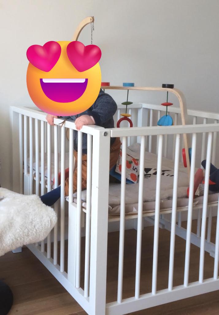 Witte baby box voor in de woonkamer, Ophalen, Gebruikt, Vierkant, In hoogte verstelbaar