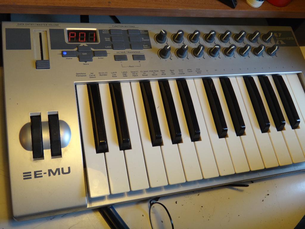 E-Mu Midi Keyboard XBoard25, Overige merken, Zo goed als nieuw, Midi-aansluiting, Overige aantallen