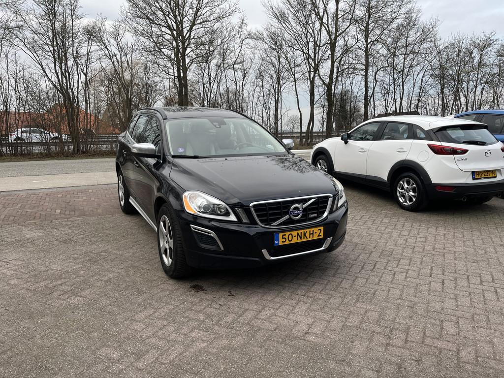 Volvo XC60 2.0T R-Design NAVI CLIMA STOELVERWARMING, Euro 5, Zwart, 4 cilinders, Zwart