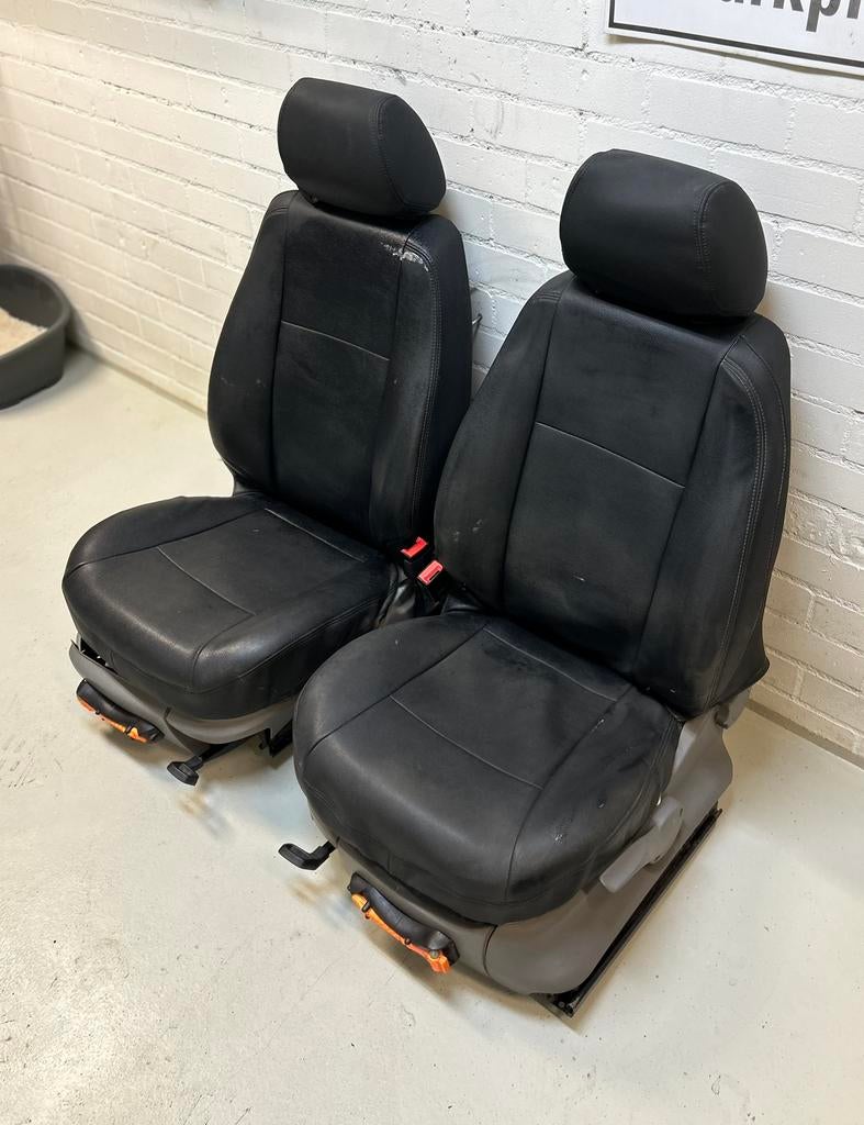 Volkswagen Caddy stoelen inclusief leren stoelhoezen, Auto-onderdelen, Interieur en Bekleding, Ophalen, Volkswagen