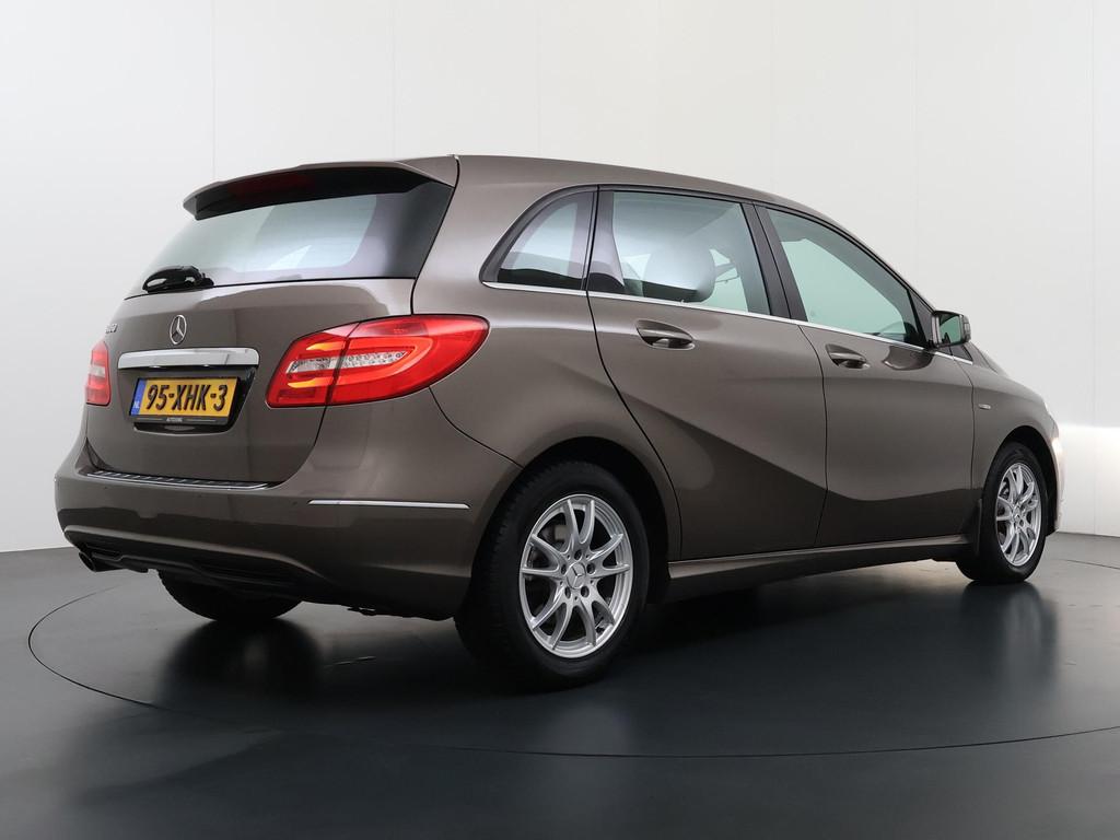 Mercedes-Benz B-klasse 180 Ambition, Gebruikt, 4 cilinders, 122 pk, Zilver of Grijs