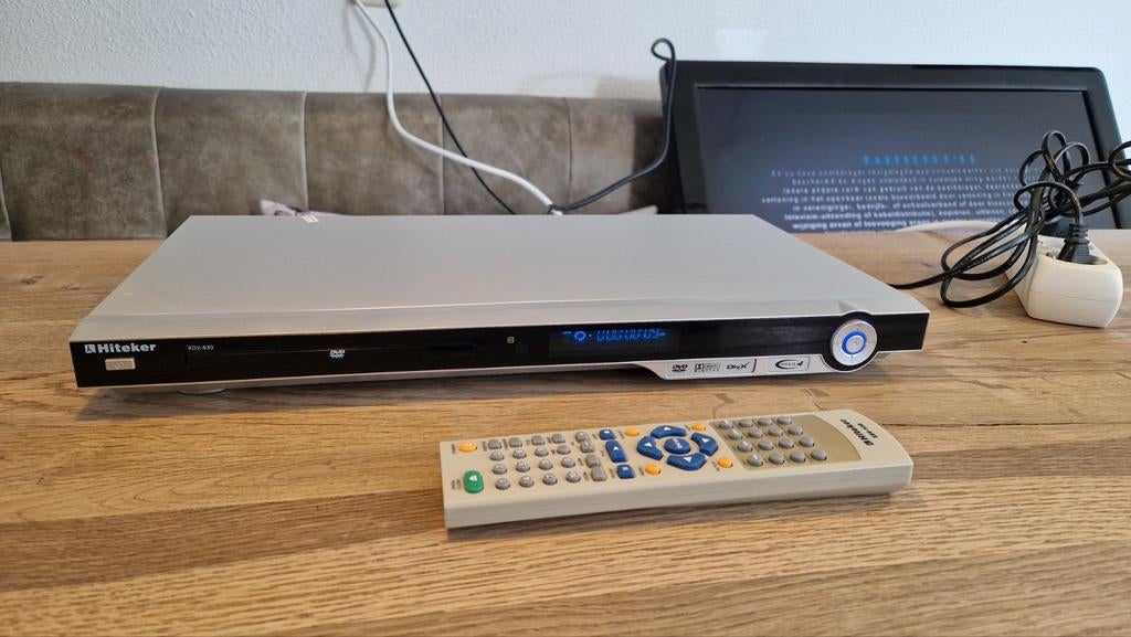 Hiteker XDV-930 DVD-speler + afstandsbediening, Ophalen of Verzenden, Zo goed als nieuw, Dvd-speler, Overige merken