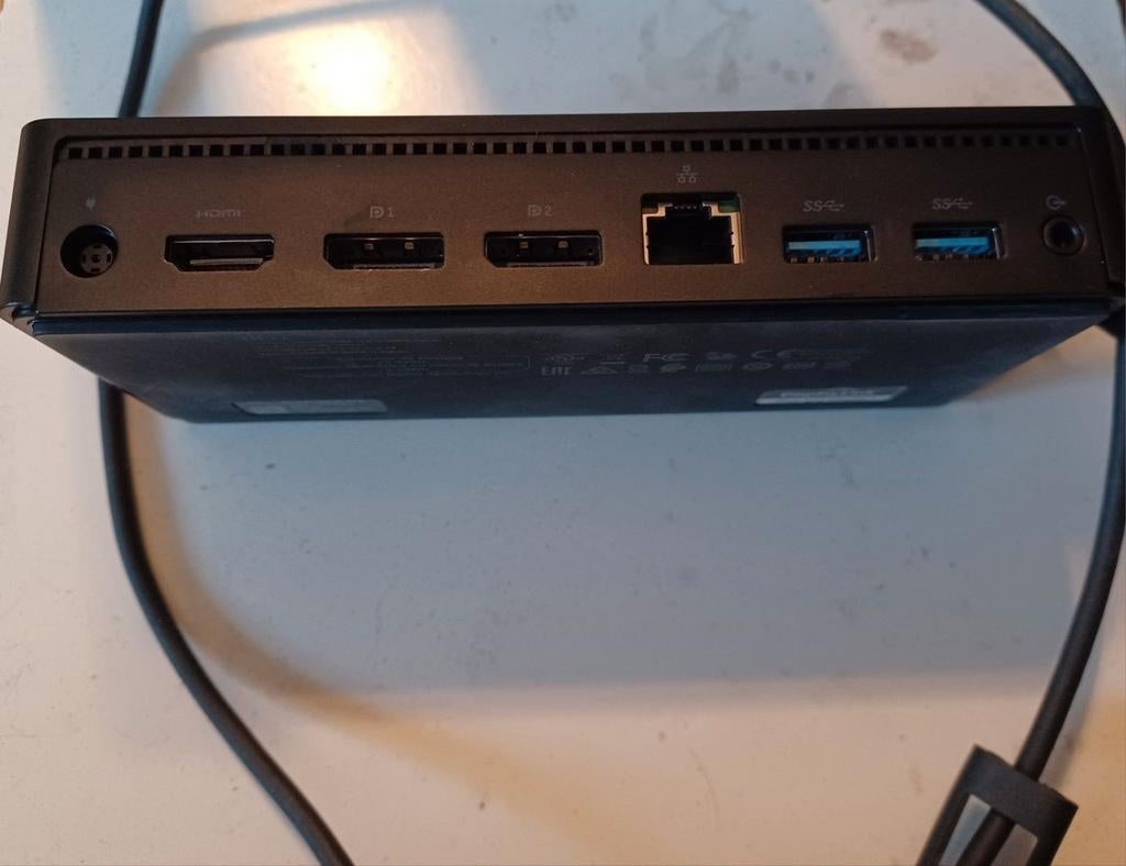 Dockingstation
Dell D6000

En adapter, Ophalen