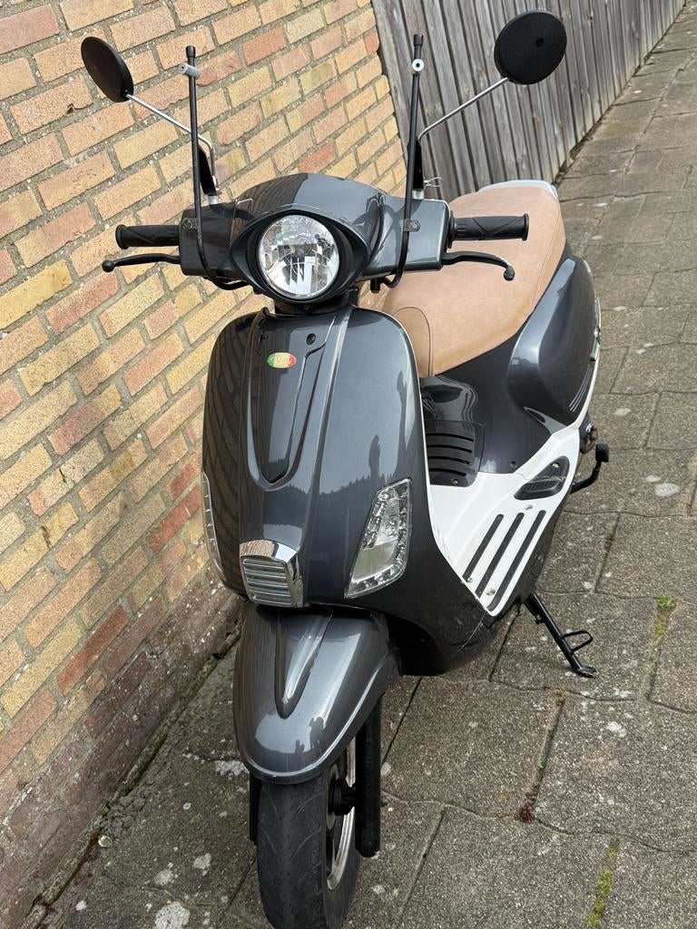 Scooter met bruin zadel - zie omschrijving - OPHALEN, Ophalen of Verzenden, Gebruikt, Overige typen, Overige merken