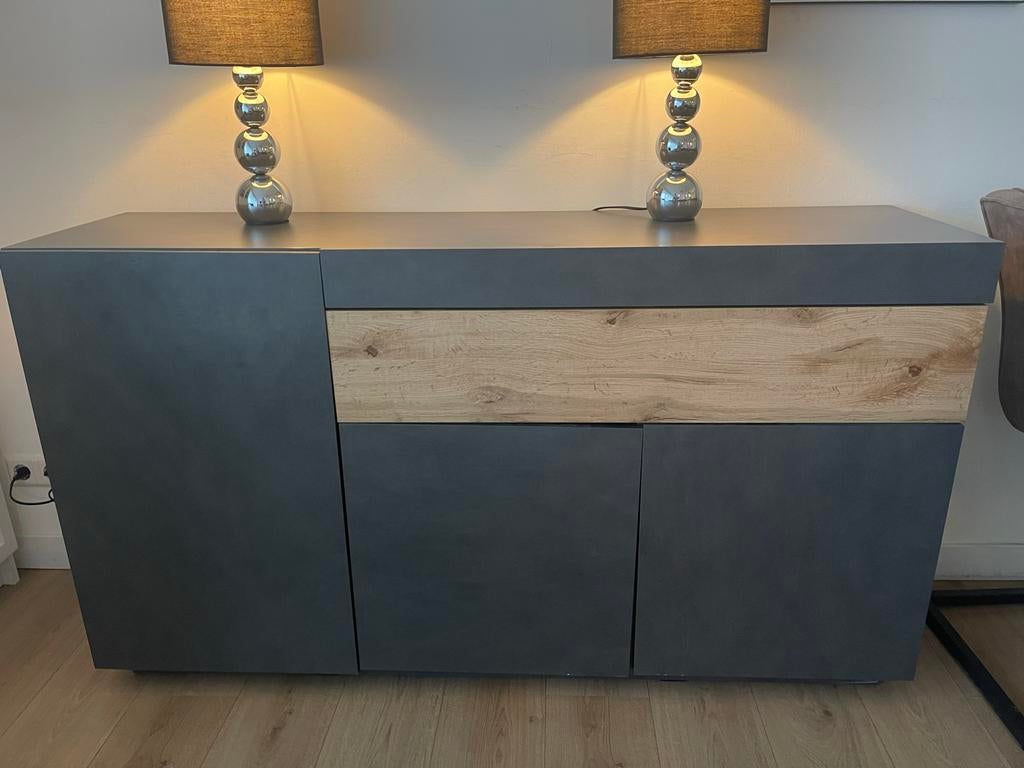 Dressoir SILAC - Betongrijs met Eikenhout - 150 cm breed, Ophalen, Gebruikt, 150 tot 200 cm, Eikenhout