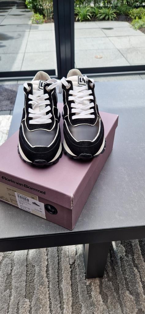 Nieuw, Zwart, Floris van Bommel, Ophalen of Verzenden, Sneakers of Gympen