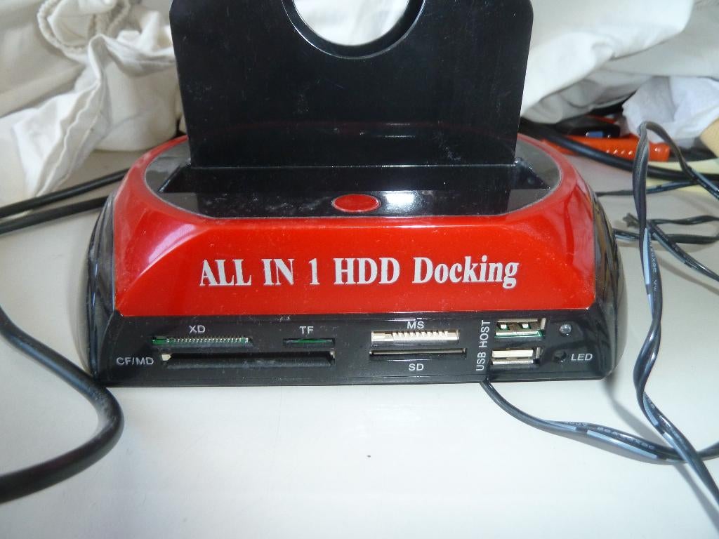 Uitgebreid dockingstation HD(IDE+SATA)/eSATA/Cardreader/USB, Computers en Software, Dockingstations, Ophalen of Verzenden, Dodocool