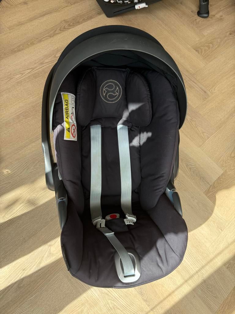 Cybex Cloud Z i-Size autostoel met Base Z isofix, Kinderen en Baby's, Autostoeltjes, Autogordel of Isofix, Gebruikt, Slaapstand