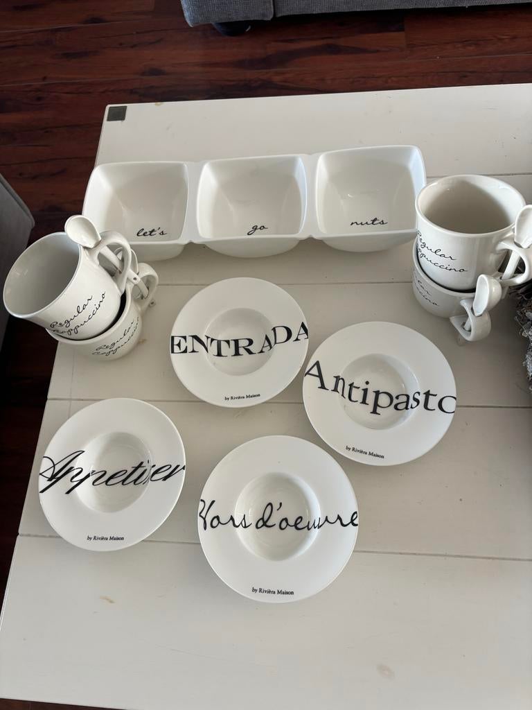 Riviera Maison servies set met schalen en koppen, Huis en Inrichting, Keuken | Servies, Gebruikt, Keramiek, Ophalen of Verzenden