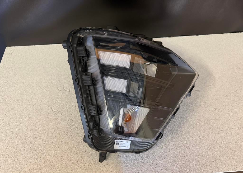 Rechter Koplamp Led Hyundai Kona Vanaf 2023 92102HF000, Ophalen, Gebruikt, Hyundai, Hyundai